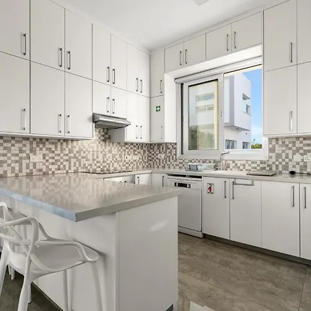 Вилла Golden Marine Luxury Beachfront - 3br,protaras *