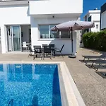 Golden Marine Luxury Beachfront - 3br,protaras Villa Paralimni