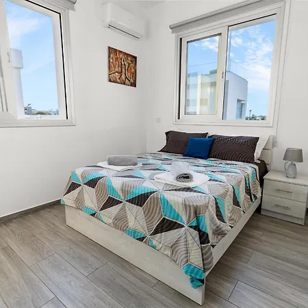 Golden Marine Luxury Beachfront - 3br,protaras Paralimni