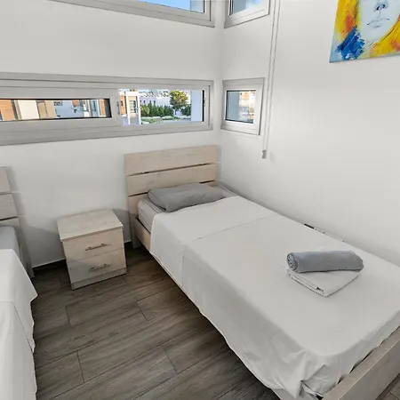Golden Marine Luxury Beachfront - 3br,protaras * Paralimni