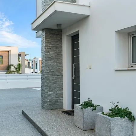 Golden Marine Luxury Beachfront - 3br,protaras فيلة *