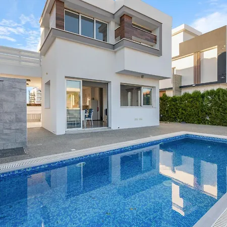 Golden Marine Luxury Beachfront - 3br,protaras *